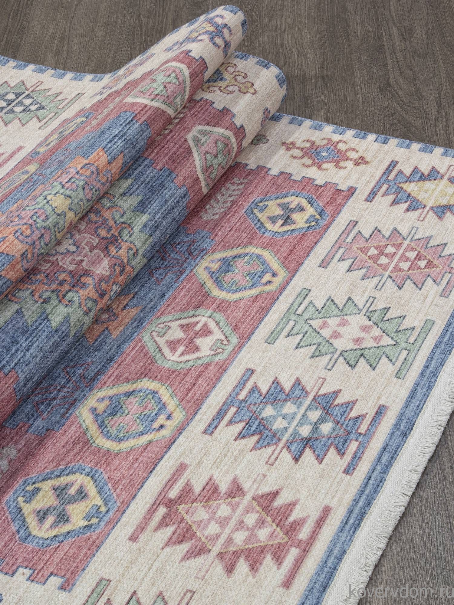 Ковер LOTUS AB149B RED / BLUE Ковер LOTUS AB149B RED / BLUE