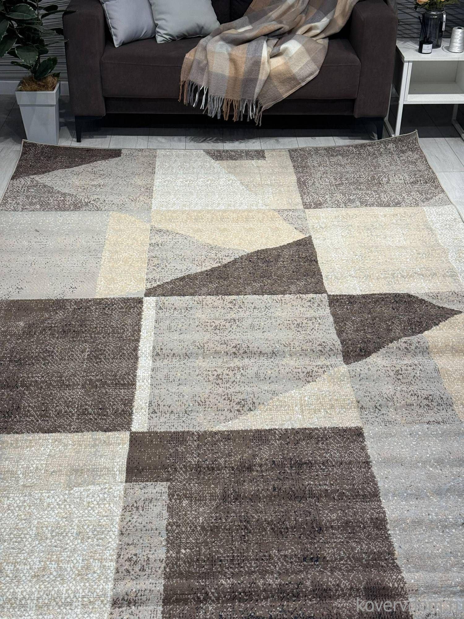 Ковер PRAGA 06052B BROWN / TOZ GRI