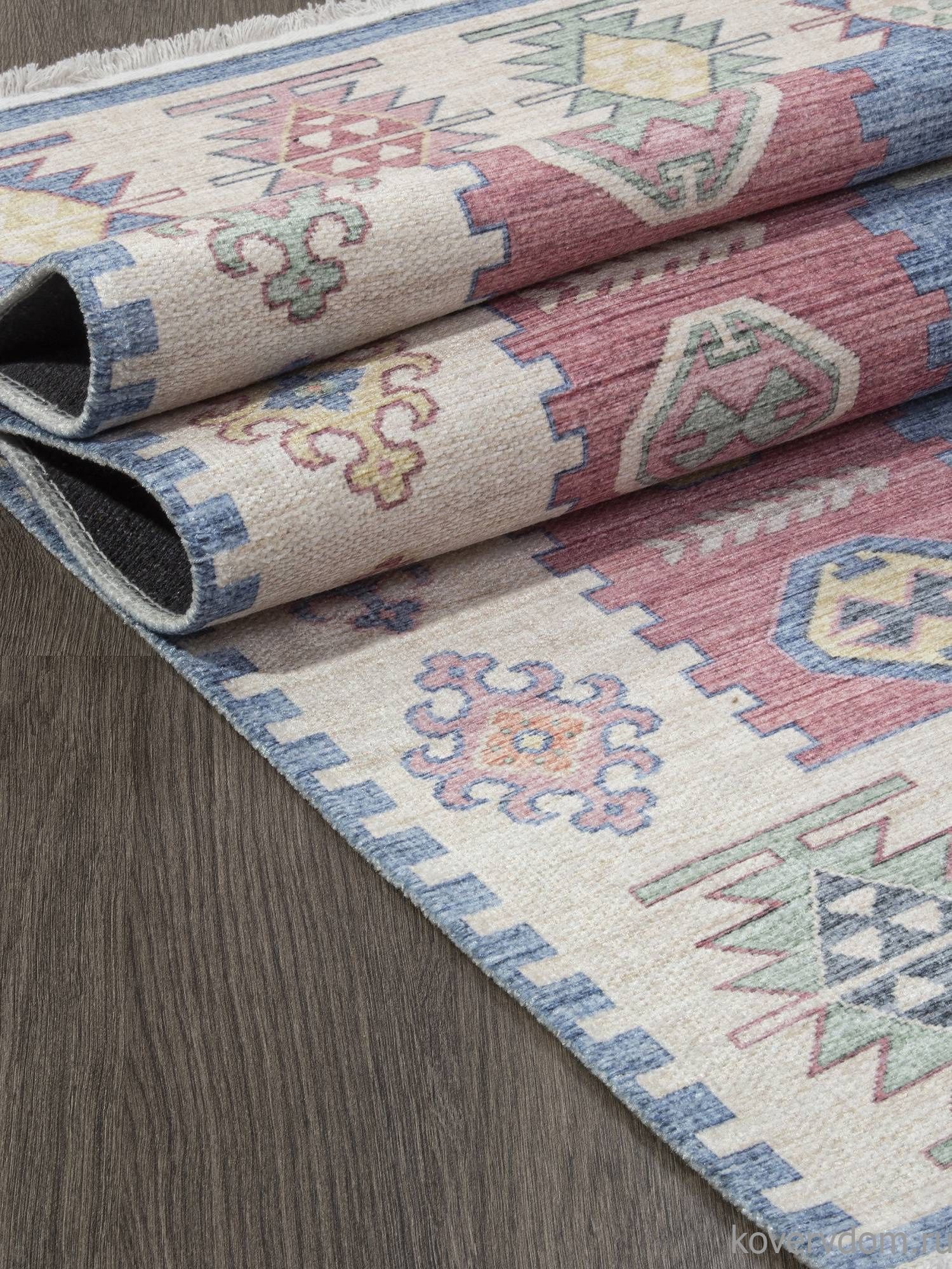 Ковер LOTUS AB149B RED / BLUE Ковер LOTUS AB149B RED / BLUE